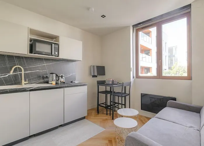 Confortable Pres De La Croix-rousse Apartment